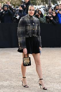 Pixie Lott feet photo thumbnail