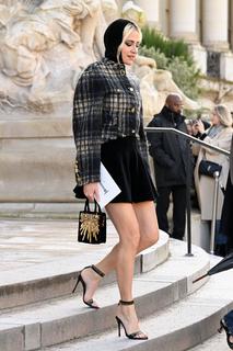 Pixie Lott feet photo thumbnail