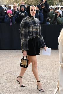 Pixie Lott feet photo thumbnail