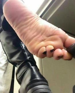 Piya Trivedi feet photo 13