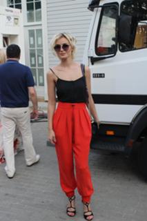 Polina Gagarina feet photo thumbnail
