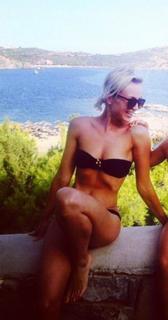 Polina Gagarina feet photo thumbnail