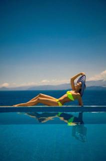 Polina Gagarina feet photo thumbnail