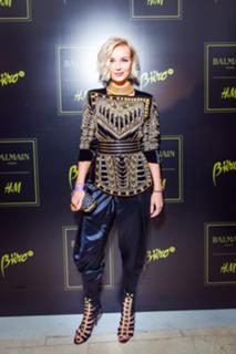 Polina Gagarina feet photo thumbnail