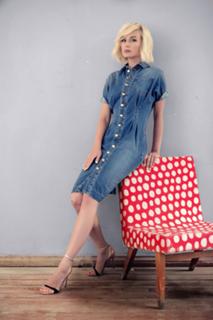 Polina Gagarina feet photo thumbnail