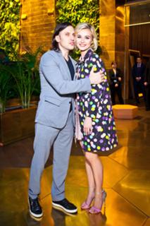 Polina Gagarina feet photo thumbnail