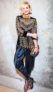 Polina Gagarina feet photo thumbnail