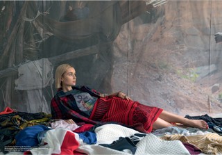 Polina Gagarina feet photo thumbnail