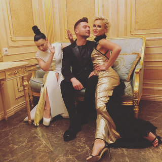 Polina Gagarina feet photo thumbnail