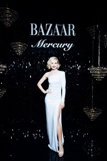 Polina Gagarina feet photo thumbnail