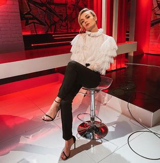 Polina Gagarina feet photo thumbnail