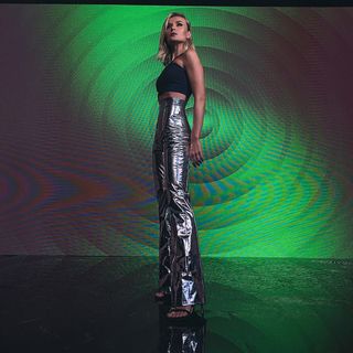 Polina Gagarina feet photo thumbnail