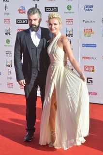 Polina Gagarina feet photo thumbnail