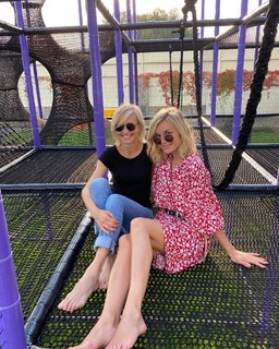 Polina Gagarina feet photo thumbnail