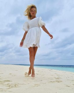 Polina Gagarina feet photo thumbnail