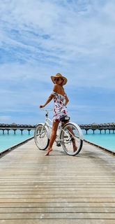 Polina Gagarina feet photo thumbnail