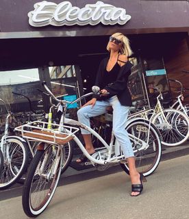 Polina Gagarina feet photo thumbnail