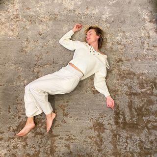 Polina Gagarina feet photo thumbnail