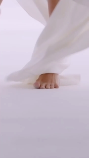 Polina Gagarina feet photo thumbnail