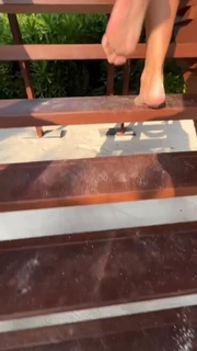 Polina Gagarina feet photo thumbnail