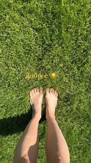 Polina Gagarina feet photo thumbnail