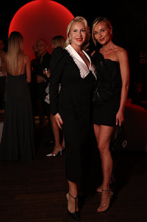 Polina Gagarina feet photo thumbnail