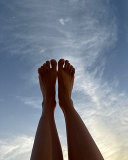 Polina Gagarina feet photo thumbnail