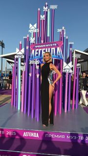 Polina Gagarina feet photo thumbnail