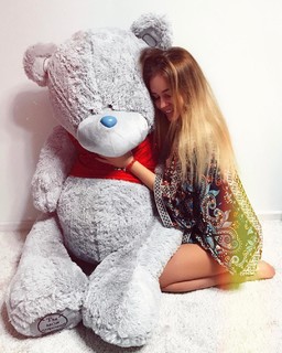 Polina Grents feet photo thumbnail