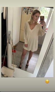 Polina Grents feet photo thumbnail
