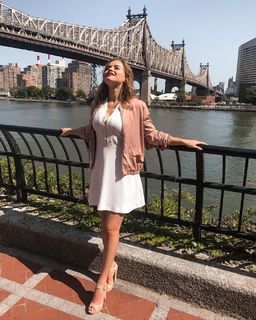Polina Grents feet photo thumbnail