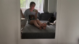 Polina Grents feet photo thumbnail