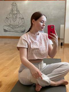 Polina Grents feet photo thumbnail