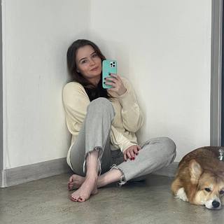 Polina Grents feet photo thumbnail