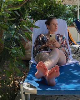 Polina Grents feet photo thumbnail