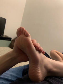 Polina Grents feet photo thumbnail