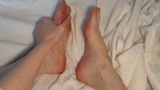 Polina Grents feet photo thumbnail