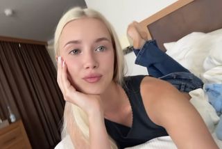 Polina Malinovskaya feet photo 9