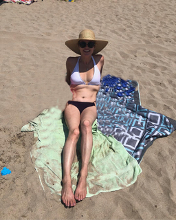 Polly Shannon feet photo 3
