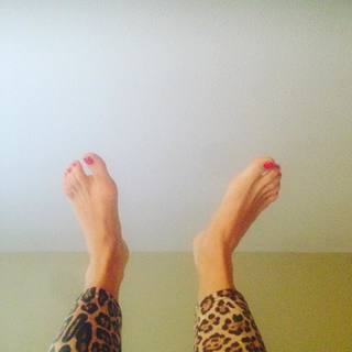 Pollyanna McIntosh feet photo thumbnail