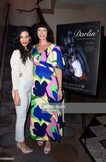 Pollyanna McIntosh feet photo thumbnail
