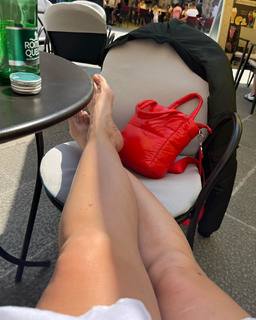 Pollyanna McIntosh feet photo thumbnail