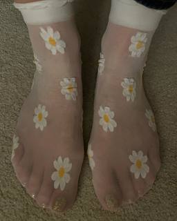 Pollyanna McIntosh feet photo thumbnail