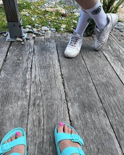 Pollyanna McIntosh feet photo thumbnail