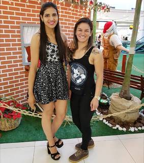Polyana Viana feet photo 9