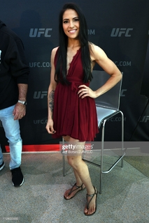 Polyana Viana feet photo 14
