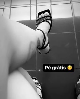 Polyana Viana feet photo 14