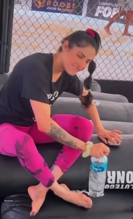 Polyana Viana feet photo 12