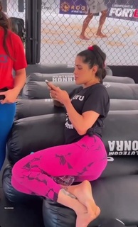 Polyana Viana feet photo 11