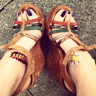 Pom Klementieff feet photo thumbnail